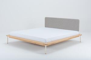 Dvoulůžková postel z dubového dřeva Gazzda Fina, 140 x 200 cm