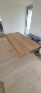 HOME22 Jídelní stůl TOKYO z masivu a oceli Materiál: dub, Barva podnoží: bílá, délka desky: 180 cm