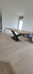 HOME22 Jídelní stůl BRASIL z masivu a oceli Materiál: dub, Barva podnoží: bílá, délka desky: 180 cm