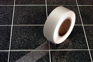 Protiskluzová páska do mokra 19 mm x 18,3 m - transparentní