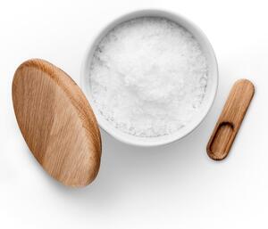 Bílá porcelánová dóza na sůl s dřevěným víkem a lžičkou Eva Solo Legio Nova
