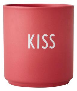Červený porcelánový hrnek Design Letters Kiss, 300 ml