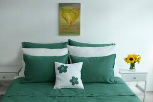 Lněný dekorativní povlak na polštář - zelené květy na bílém