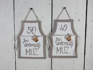 Keramická dekorace (cedulka) na zeď ve tvaru zástěry Velikost: 50