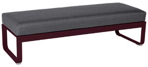 Tmavě šedá čalouněná lavice Fermob Bellevie 148 cm s třešňově červenou podnoží