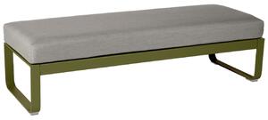 Šedohnědá čalouněná lavice Fermob Bellevie 148 cm se zelenou podnoží - odstín pesto