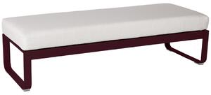Bílá čalouněná lavice Fermob Bellevie 148 cm s třešňově červenou podnoží