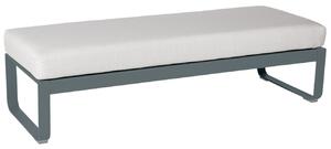 Bílá čalouněná lavice Fermob Bellevie 148 cm se šedou podnoží