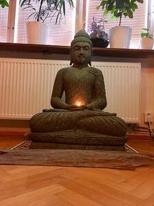 Ručně tesaná socha Buddha ze sopečného kamene 80 - 150 cm
