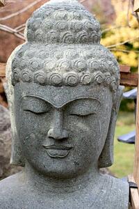 Buddha hlava, tesaný