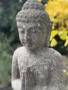 Stojící socha Buddhy z lávového kamene – ruční práce z Bali