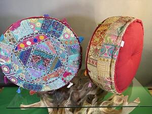 Ručně šitý polštář - sedák, Indie 60 cm