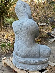 Buddha z říčního kamene 100 cm – ručně tesaná socha z Bali