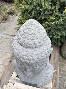 Ručně tesaná hlava Buddha z říčního kamene – 80 cm