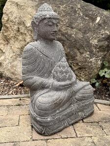 Buddha z říčního kamene s lotosovým pupenem – 60 cm