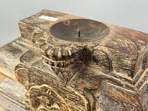 Svícen z historického indického dřeva s řezbou 23 cm