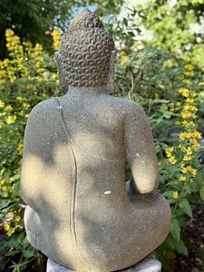Buddha z lávového kamene – 60 cm, ručně tesaný na Jávě