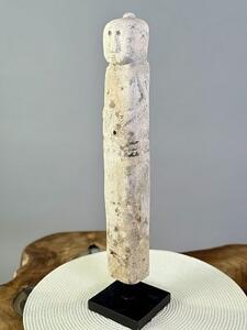 Kamenná figurka z Timoru – surová etnická socha 46 cm