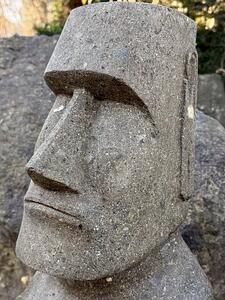 Socha Moai z bazanitu (sopečný kámen) 73 cm – ručně tesaná, Jáva
