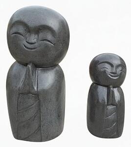 Teraco soška Jizo – usměvavý ochránce v bílé a tmavé variantě