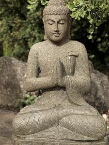 Kamenný Buddha z basanitu 120 cm – výjimečná socha z Jávy