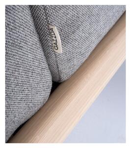 Křeslo s konstrukcí z dubového dřeva s šedým textilním sedákem Gazzda Fawn