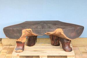 Mohutný konferenční stůl Sonokelingové dřevo