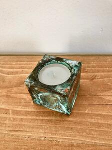 Svícínek měděný s patinou 4x5x5 cm
