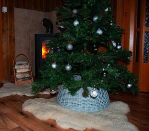 Kryt proutěný na stojan, sukýnka k vánočnímu stromku 60x26 pastelová šedá