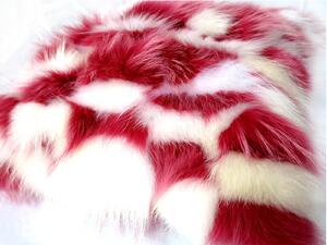 Špongr Kožešinový polštář z finského mývalovce - Pink&White