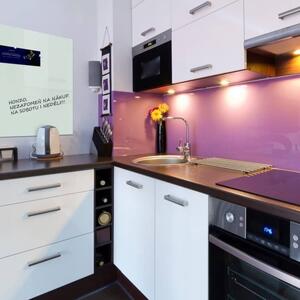 Bílá satinová skleněná magnetická tabule do kuchyně Smatab® - 60 × 90 cm