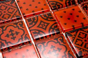 Skleněná mozaika červená patchwork 48x48x8mm