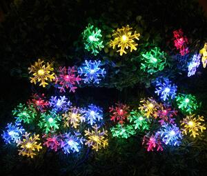 Vnitřní LED vánoční řetěz se sněhovými vločkami - různobarevná, blikající, 3m, 28 LED
