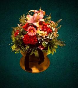 Aranžmá smuteční - váza - květináč "mísa" z umělých rostlin na hrob, pr. 40 cm