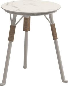 Gloster Odkládací stolek Fresco, Gloster, kulatý 48x44 cm, rám hliník barva white, opletení rámu umělý ratan barva wheat, deska keramika dekor bianco