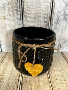 Černý keramický květináč se dřevěným srdíčkem -malý