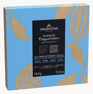 Krabička čokoládových čtverečků z mléčné a hořké čokolády Valrhona, 32 ks