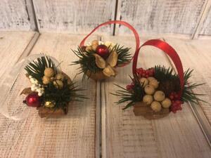 Ořechové skořápky- vánočně dekorované