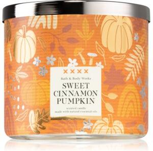 Bath & Body Works Sweet Cinnamon Pumpkin vonná svíčka s esenciálními oleji 411 g