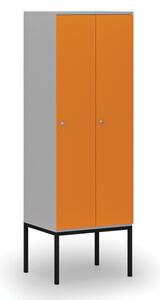 Dřevěná šatní skříňka s podnoží, 2 oddíly, cylindrický zámek, šedá/oranžová