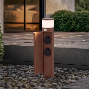 Podstavná lampa Lucande Corban, rez, senzor, zásuvky, IP44