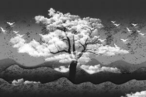 Tapeta strom v černombílém provedení s oblaky - 150x100 cm