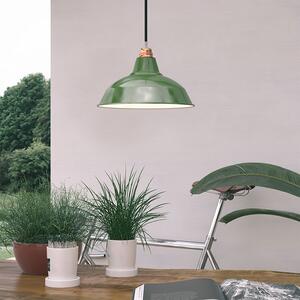 Creative cables Závěsná lampa s textilním kabelem, stínidlem bistrot a kovovými detaily Barva: Zelená