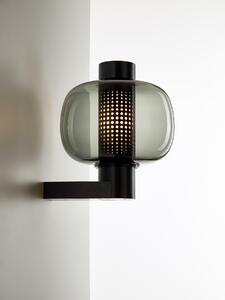 Venkovní i interiérová designová lampa Brokis Bonbori Wall up PC1251 Povrch Montury: kov - černý matný komaxit (CCS846), Barva skla: šedá kouřová - transparentní sklo (CGC516), Stmívání: TRIAC - STANDARDNÍ VERZE (CEDV2865)
