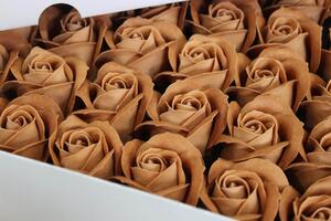 Bledě hnědé mýdlové růže 50ks 6cm