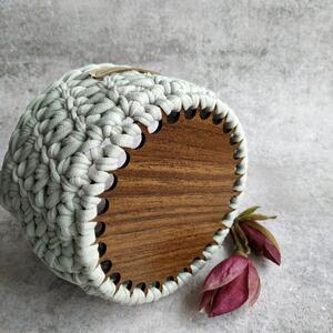Kruhový háčkovaný košíček Pro báječnou ženu / studené barvy Název: Geranium