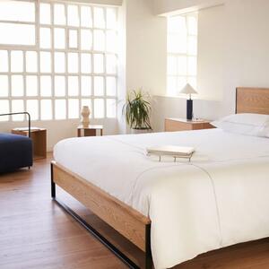 Dubová dvoulůžková postel Kave Home Taiana 160 x 200 cm