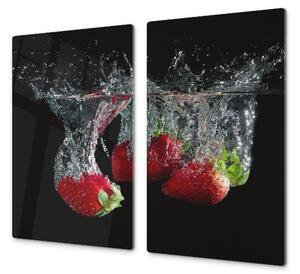Ochranná deska jahody ve vodě černý podklad - 52x60cm / S lepením na zeď