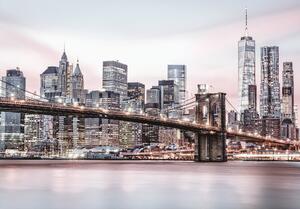 Postershop Fototapeta vliesová: Osvětlený Brooklyn Bridge - 368x254 cm