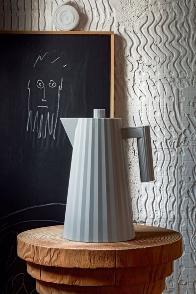 Alessi designové rychlovarné konvice Plissé (objem 1 l)